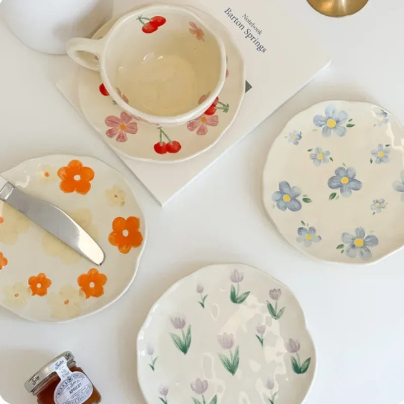 Juego de tazas de café con patrón de flores, café de cerámica pintado, linda chica, agua, taza de Color bajo vidriado pintada a mano, regalo para regalo de festival