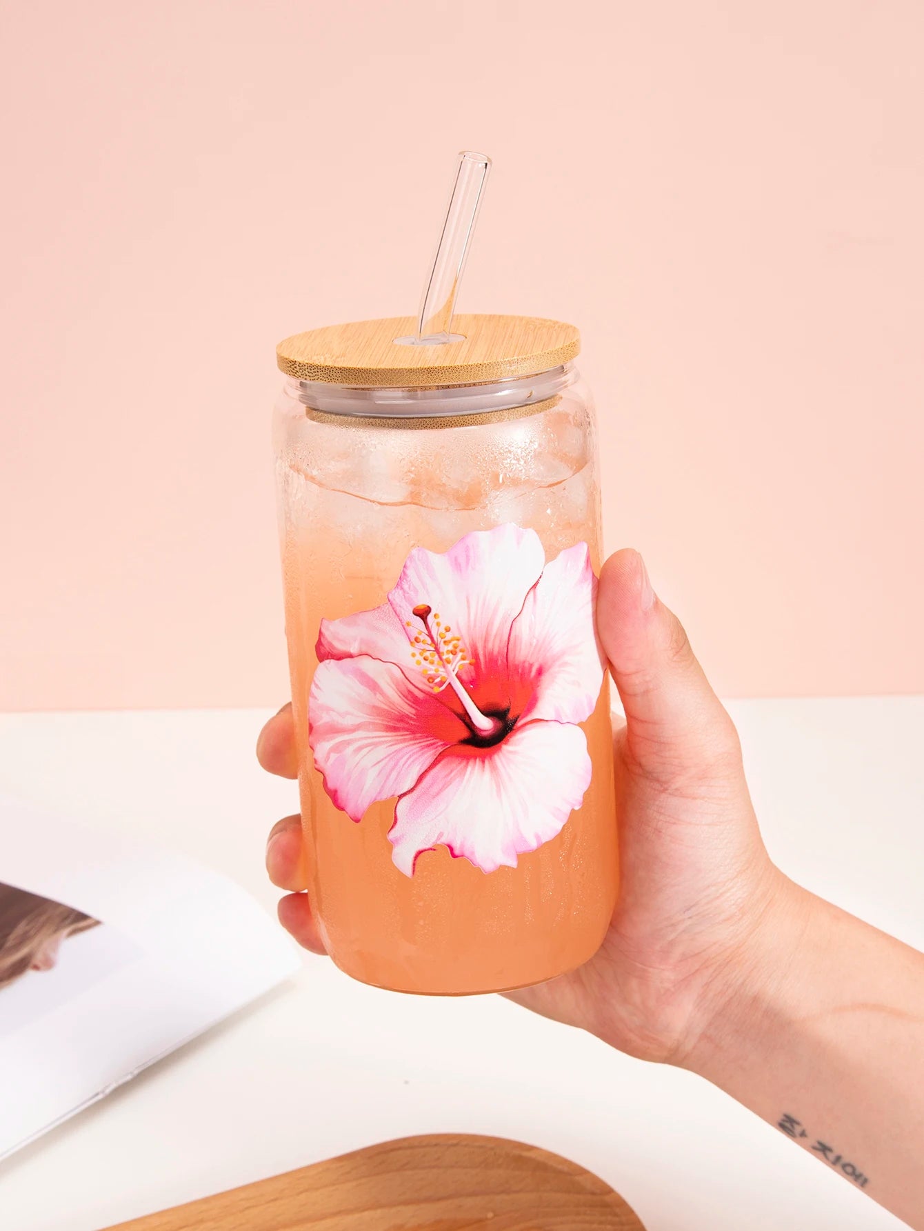 Taza de cristal con lazo bonito de 500ml, botella de agua con diseño de grafiti de cereza y amor navideño con tapa de bambú, tazas de café heladas, regalo de Halloween