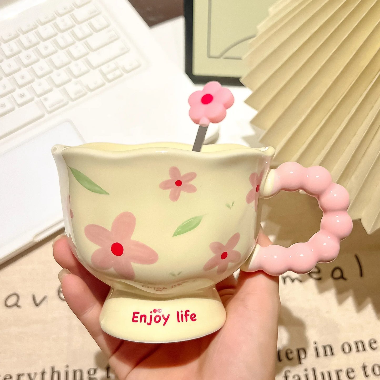 2025 Regalo de cumpleaños para niñas, taza de café de recuerdo, Taza de cerámica para el hogar, tazas de alto valor, tazas de café, taza de agua de flor creativa