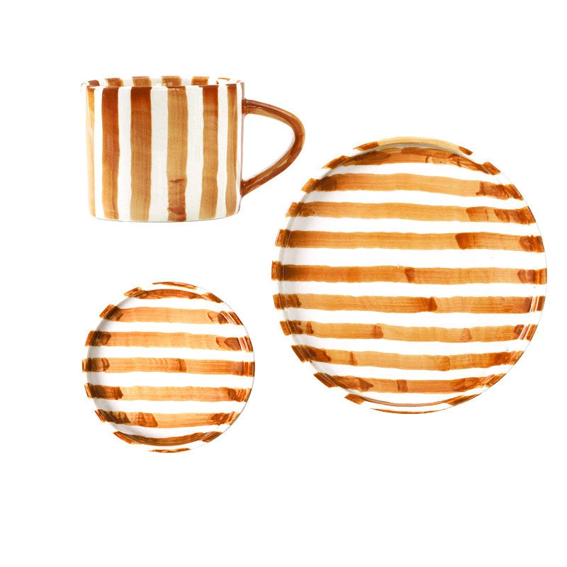 Taza de café de cerámica creativa dibujada a mano, taza para beber a rayas verdes, taza de té, plato de desayuno para el hogar, vajilla de oficina, taza de agua