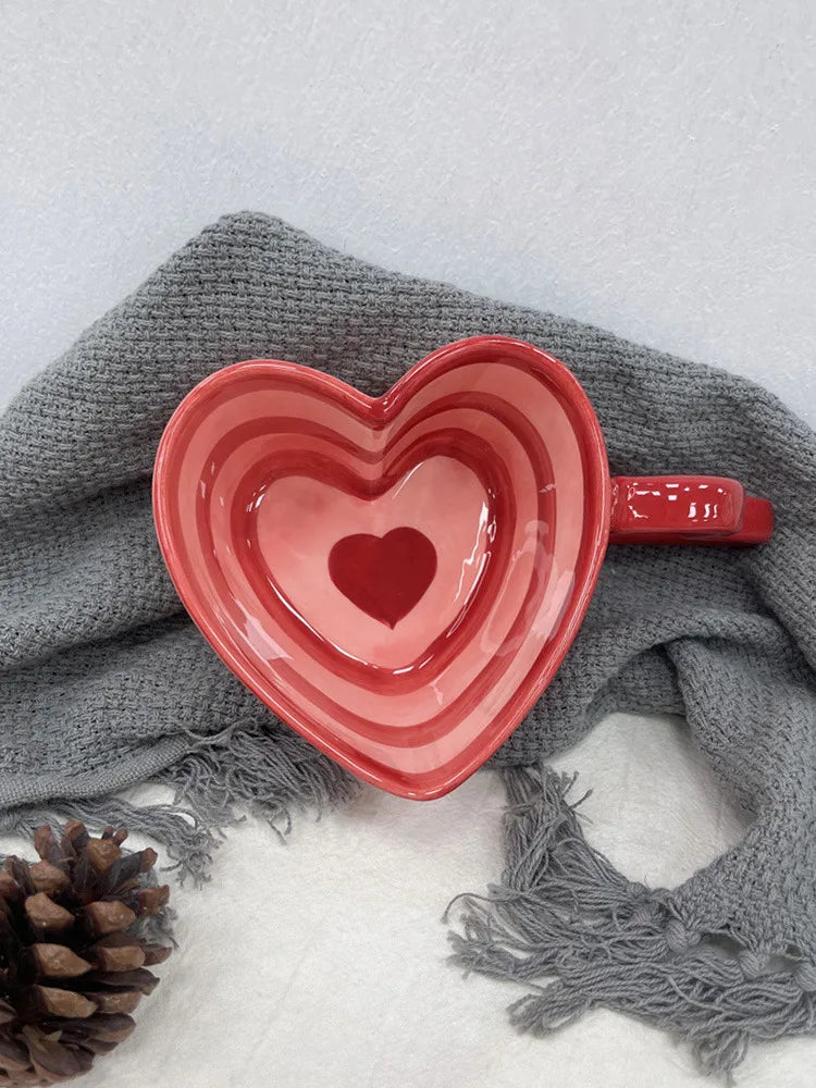 Taza de café con forma de corazón de 300ml y 10oz, taza de cerámica de diseño único con personalidad creativa y mango en forma de corazón, regalo encantador para Besties