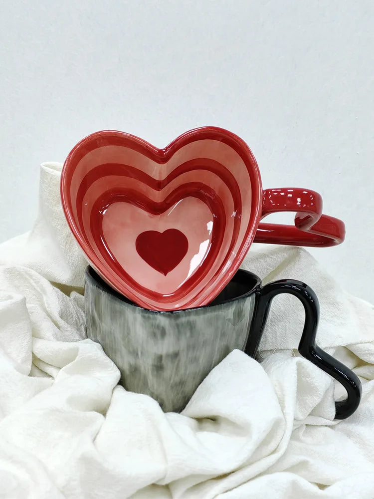 Taza de café con forma de corazón de 300ml y 10oz, taza de cerámica de diseño único con personalidad creativa y mango en forma de corazón, regalo encantador para Besties