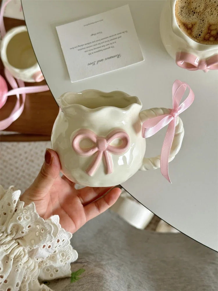 Taza de café de cerámica con lazo rosa Irregular, taza en relieve hecha a mano, taza de café para el hogar, taza de leche para desayuno, regalo de cumpleaños, nuevo