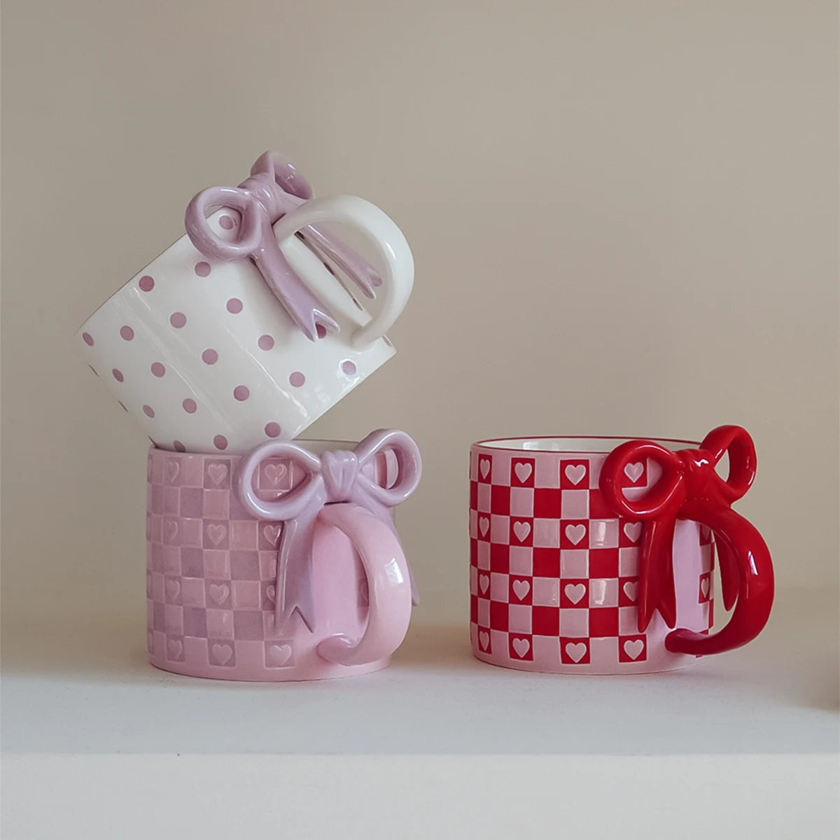 Taza de cerámica con forma de corazón con mango de lazo, taza de café con diseño de mango de lazo creativo, adecuada para decoración del hogar, agua potable diaria, leche de desayuno, té de la tarde, café, cafetería,