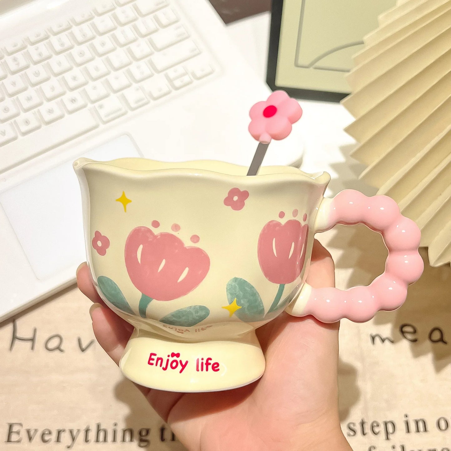 2025 Regalo de cumpleaños para niñas, taza de café de recuerdo, Taza de cerámica para el hogar, tazas de alto valor, tazas de café, taza de agua de flor creativa
