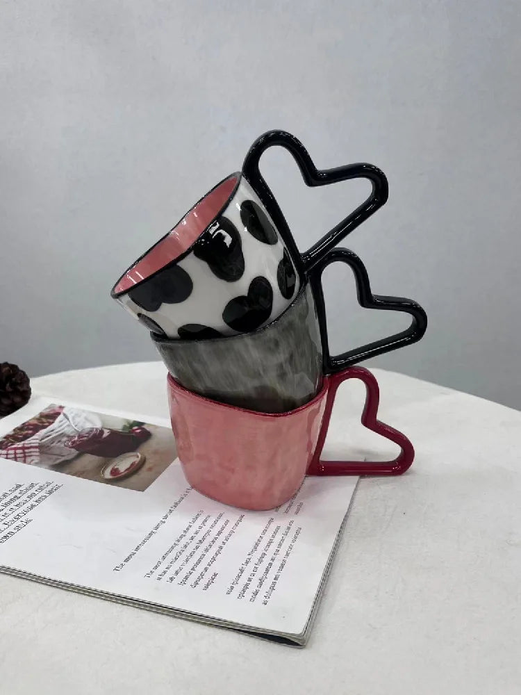 Taza de café con forma de corazón de 300ml y 10oz, taza de cerámica de diseño único con personalidad creativa y mango en forma de corazón, regalo encantador para Besties
