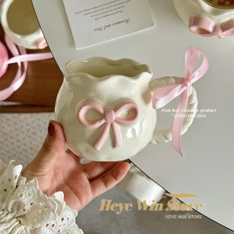 Taza de café de cerámica con lazo rosa Irregular, taza en relieve hecha a mano, taza de café para el hogar, taza de leche para desayuno, regalo de cumpleaños, nuevo