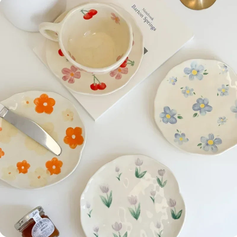 Juego de tazas de café con patrón de flores, café de cerámica pintado, linda chica, agua, taza de Color bajo vidriado pintada a mano, regalo para regalo de festival