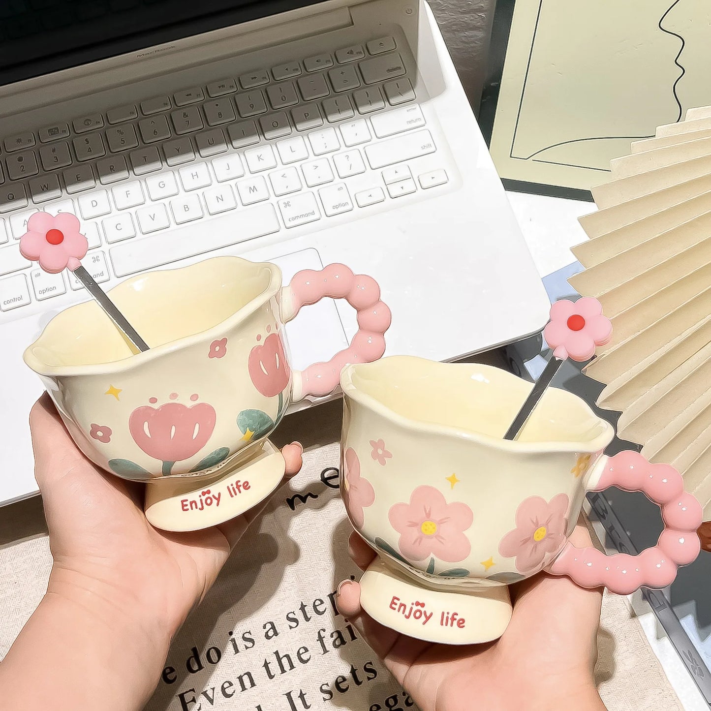 2025 Regalo de cumpleaños para niñas, taza de café de recuerdo, Taza de cerámica para el hogar, tazas de alto valor, tazas de café, taza de agua de flor creativa
