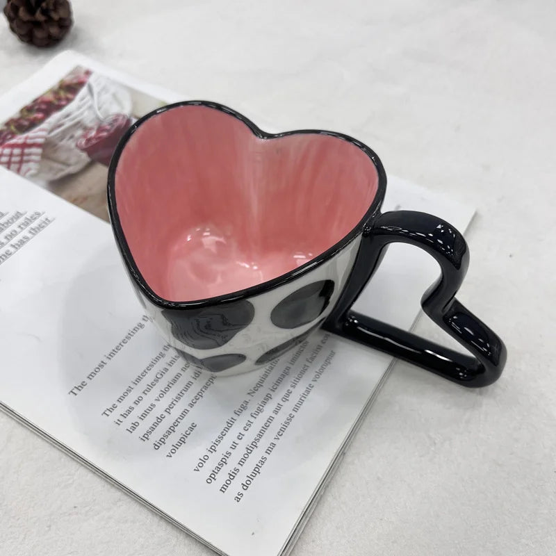Taza de café con forma de corazón de 300ml y 10oz, taza de cerámica de diseño único con personalidad creativa y mango en forma de corazón, regalo encantador para Besties