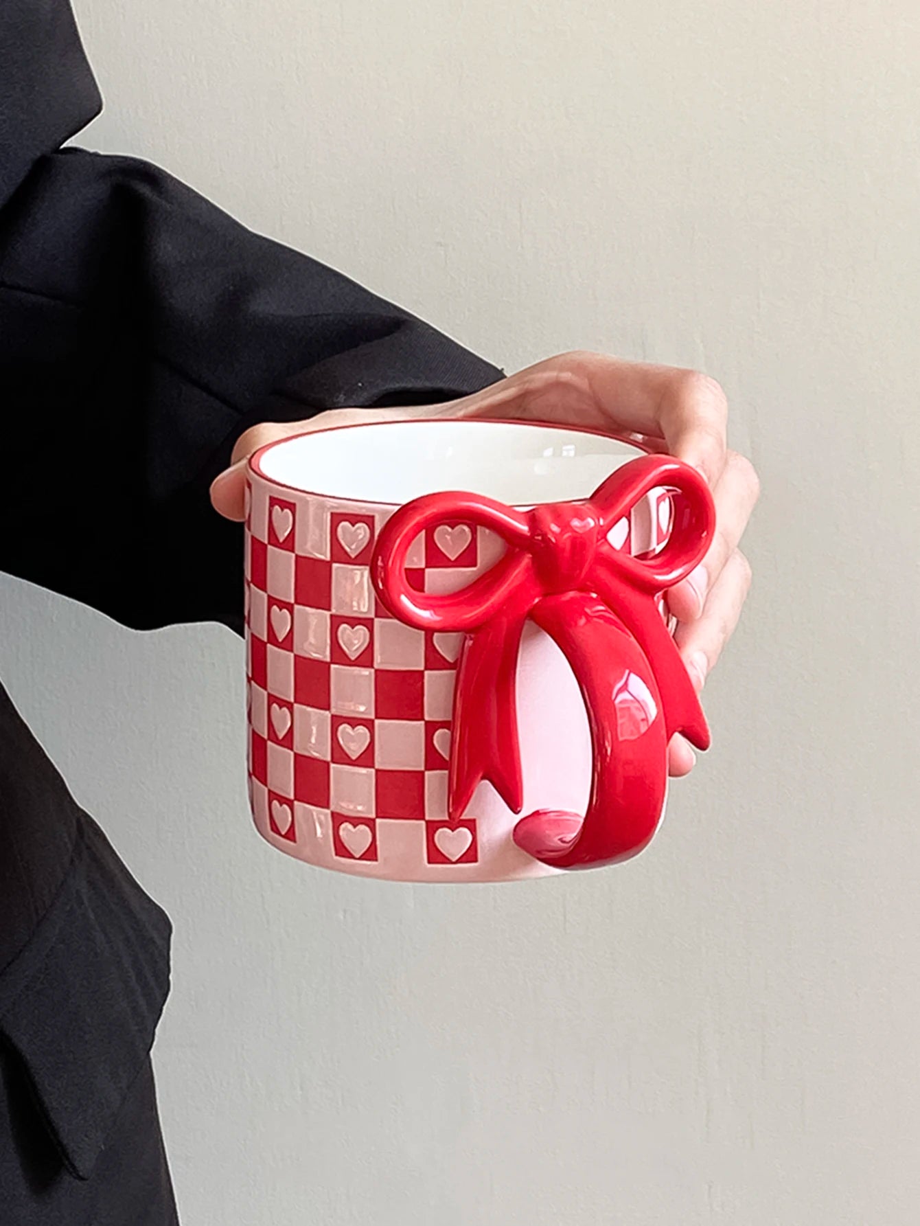 Taza de cerámica con forma de corazón con mango de lazo, taza de café con diseño de mango de lazo creativo, adecuada para decoración del hogar, agua potable diaria, leche de desayuno, té de la tarde, café, cafetería,