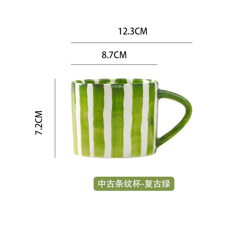 Taza de café de cerámica creativa dibujada a mano, taza para beber a rayas verdes, taza de té, plato de desayuno para el hogar, vajilla de oficina, taza de agua
